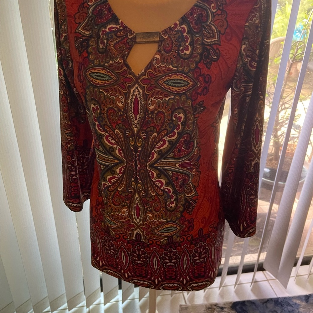 Sunny Leigh Red Paisley Keyhole Tunic Top